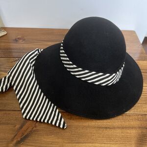 Vintage Edward Mann Women’s Hat Made In England 100% Wool Black And Stripes